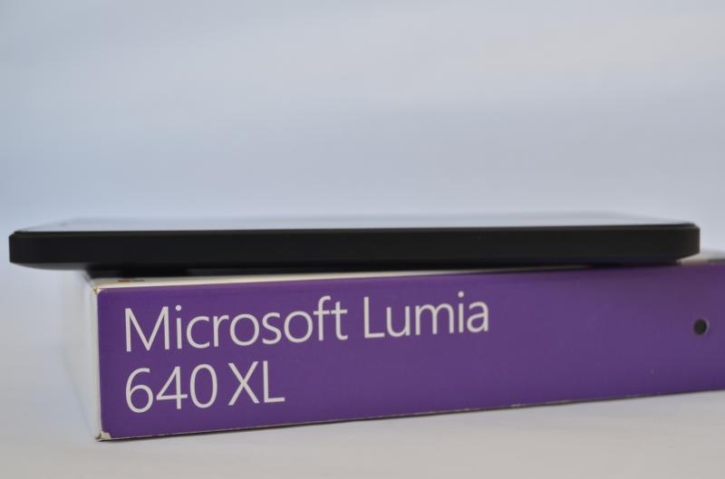 Lumia_640XL_volume_power_buttons3