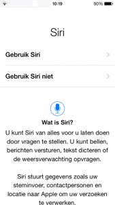 Siri   был представлен в октябре 2011 года и первоначально говорил только на английском, немецком и французском языках