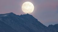 Космическое зрелище - самое длинное лунное затмение за 100 лет длилось один час 43 минуты
