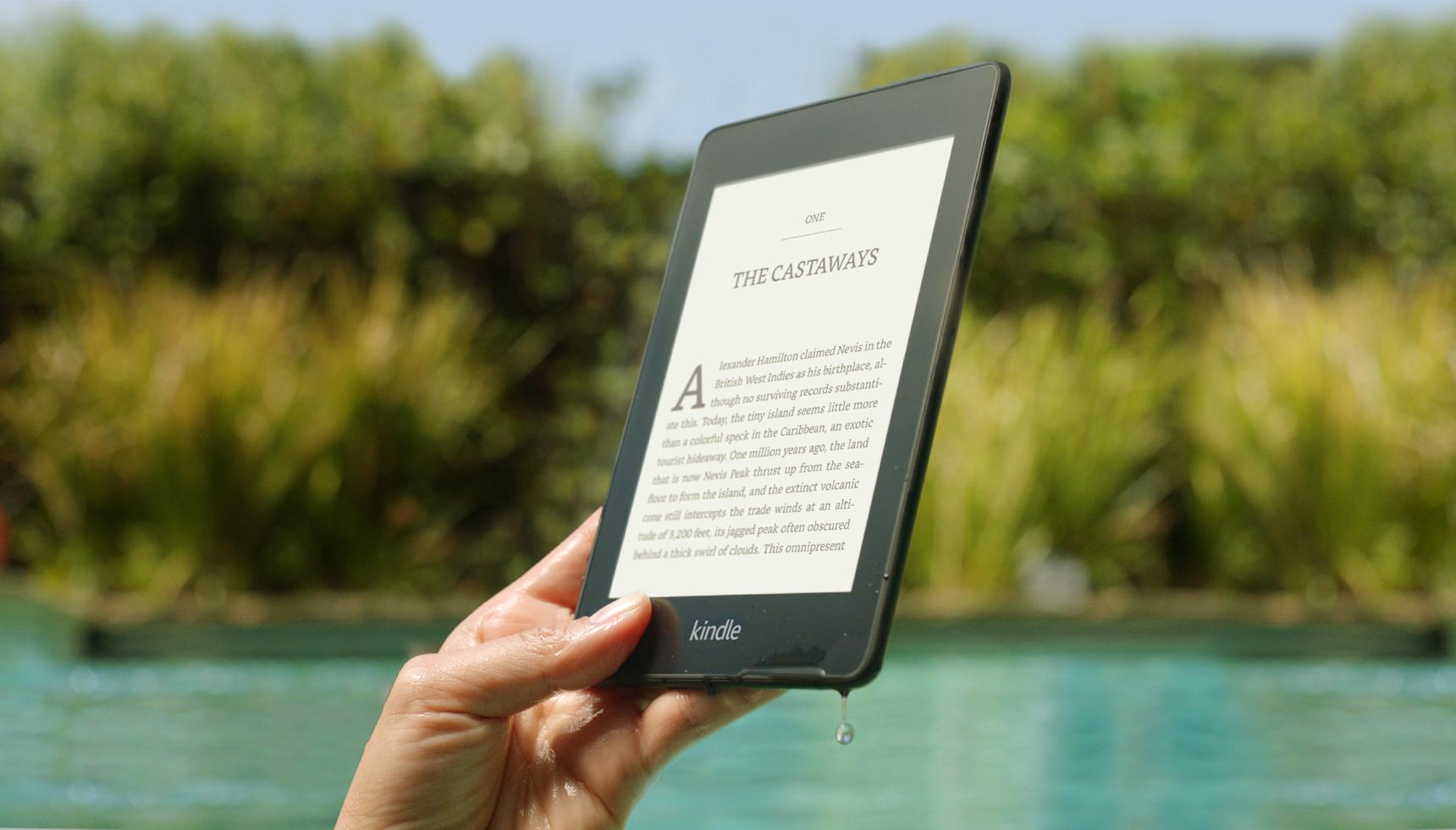 Согласно Amazon, ридер для электронных книг теперь полностью водонепроницаем и безопасен для «падения в ванну или бассейн»
